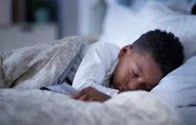 Crianças de 5 anos vão para cama em média às 20h30, diz estudo